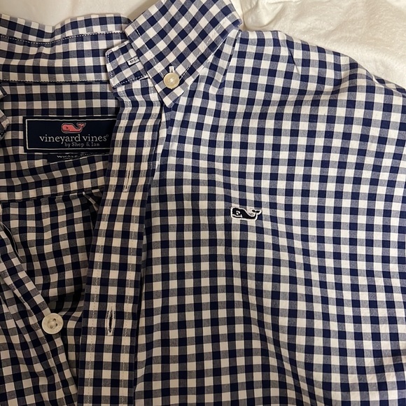 Vineyard Vines Button Down NavyCheckered - Picture 3 of 4